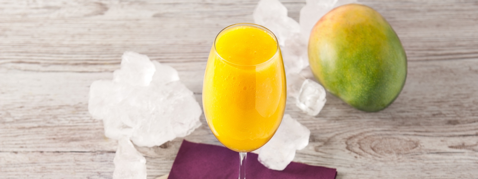 Ledové mangové daiqiri